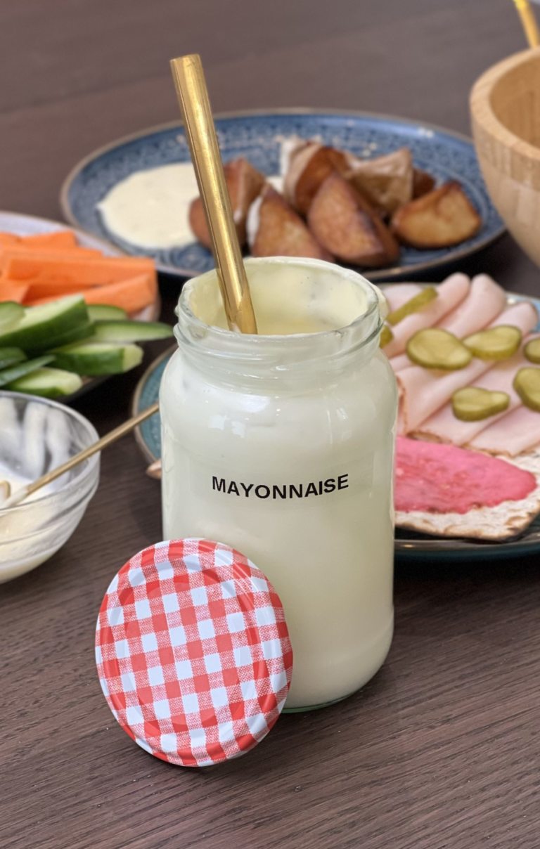 5 Minute Passover Mayo for Under £2